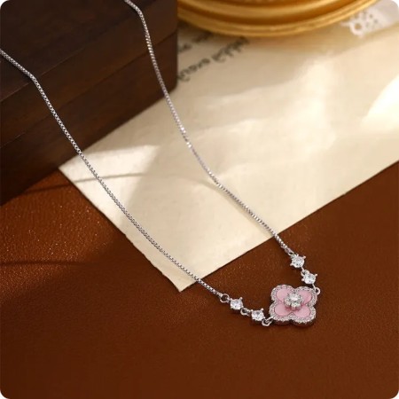 Four-Leaf Clover สไตล์จีนสร้อยคอผู้หญิง